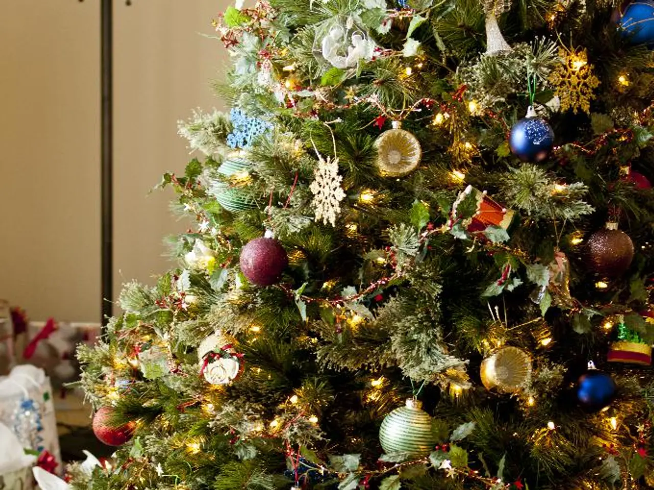 Exploring the Emblematic Significance of Plant Gifts