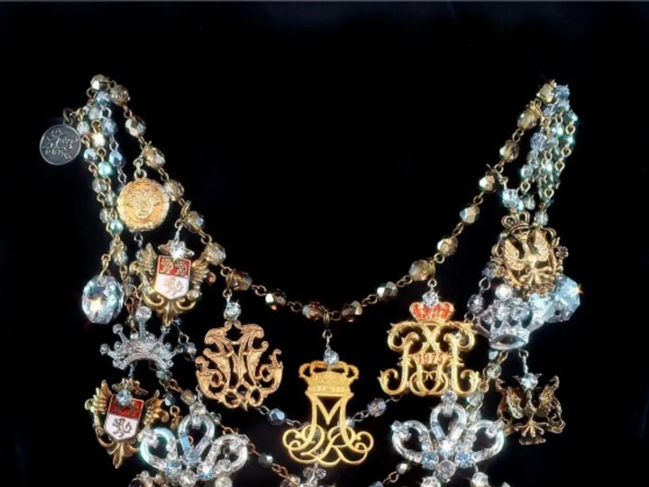 Kidney Stones with Staghorn Shape: Symptoms, Root Causes, and Treatment Approaches