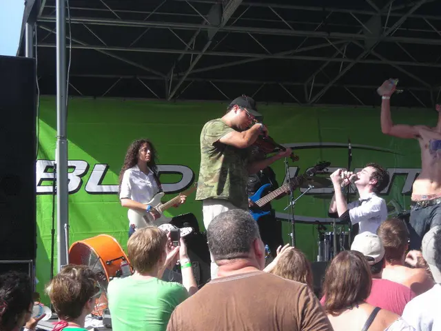 Weekend Highlights: Fresh Tunes, Flora & Semillas, Celebrating Mothers