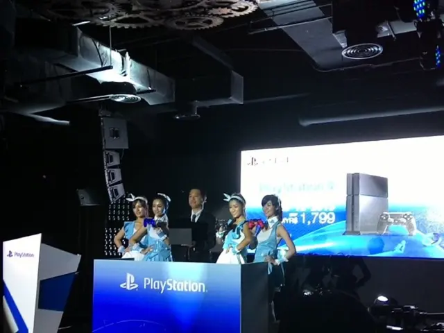 Global expedition encouraged by XXXLutz: From the furniture store into the global arena