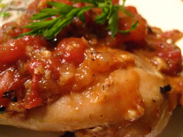 Strategies for Invigorating a Monochromatic Kitchen, Focusing on White