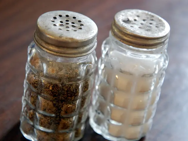 Differences between Himalayan Pink Salt and Common Table Salt: An Examination