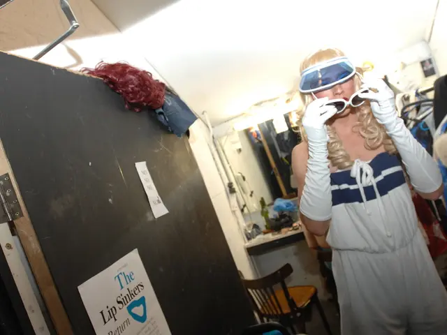 Heidi Klum justifies exposing her torso in a lingerie commercial with her daughter Leni.