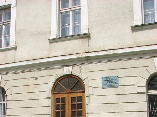 Affordable Homemade Garden Path Concepts for Frugal Landscaping Projects