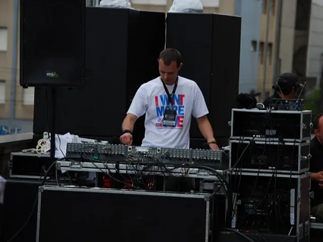 Experience Brand Development with Complimentary Media Resources in Our Ibiza Workshops!