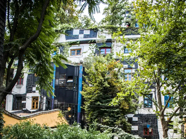 Strategies for Natural Temperature Regulation in Permanent Agriculture Dwellings and Greenhouses