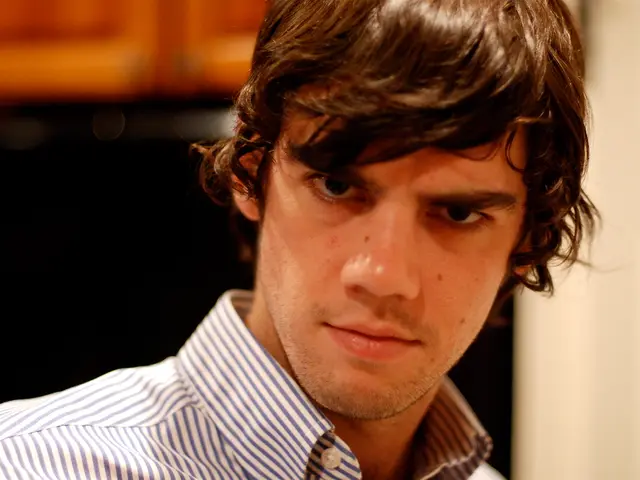 Maintain attentiveness during gameplay: Avoid prolonged gazing