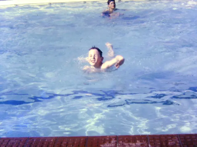 aquatic instruction programs for refugee minors and adolescents