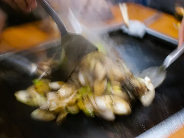 Examining Misconceptions about Food Waste: Is Imperfect Food Harmful to Consumption?