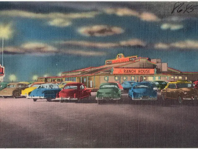 Perspective Shift through Photography: Narratives Redrawn from the Streets' Perspective