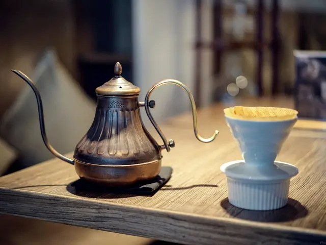 Anticipated fusion of two classic American tableware lines, ideal for the autumn season