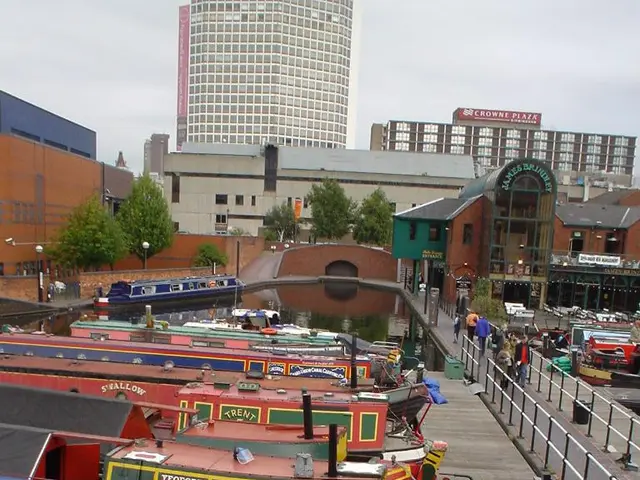 Cafe and Visitor Center in La Salle Maintains Operations Despite Closure of Canal Boat Service